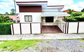 Oasis Arenal Villa Downtown Arenal Volcano View